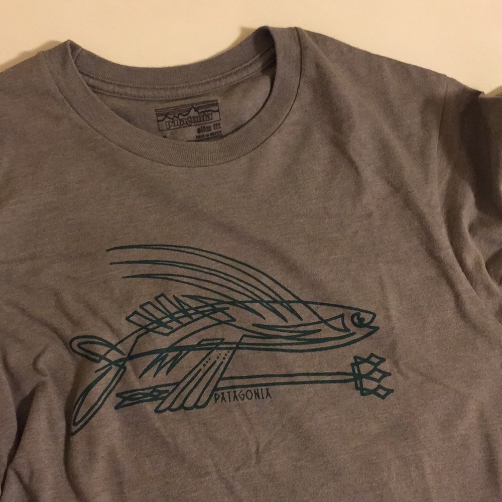 Slim fit Patagonia fish tee